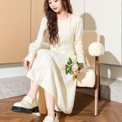 唐狮冬季白色长袖针织连衣裙秋冬款女长款毛衣裙内搭打底裙配大衣